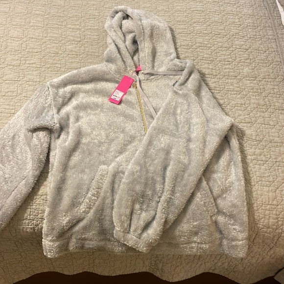 NWT Lilly Pulitzer Lunar Gray Suri Sherpa Hoodie size M - Picture 3 of 5